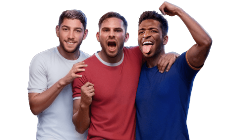 Aficionados al fútbol celebrando, representando la emoción de las apuestas deportivas en Boomerang Bet